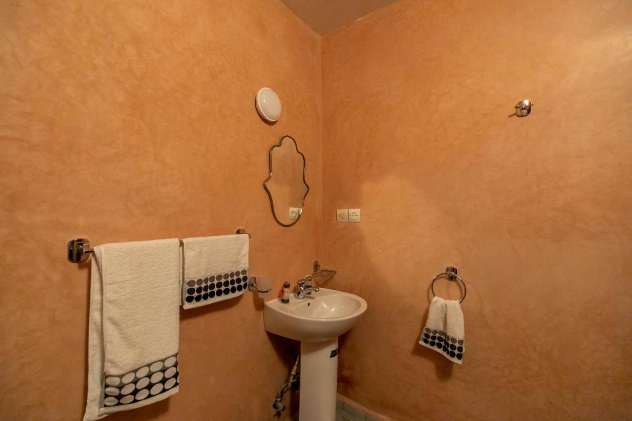 Riad Qamar Fez Esterno foto